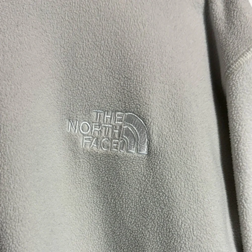 The North Face Men’s Half-Zip Pullover Sweater XL –‎ White & Grey